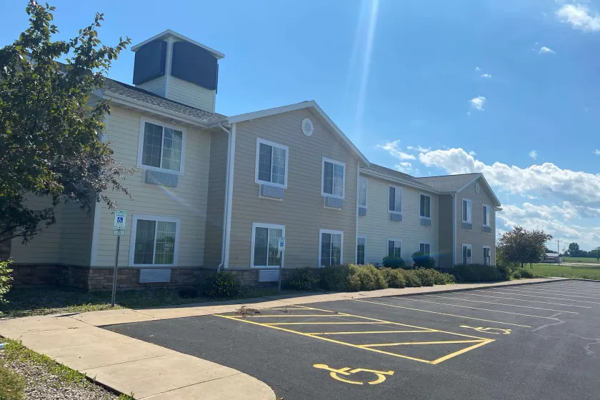 AmericInn by Wyndham Oshkosh - Image 1