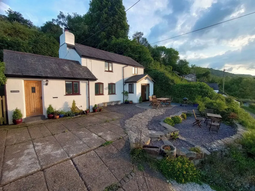 Alwyn Cottage - Image 1