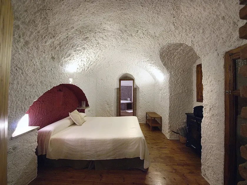 Casas Cueva y Cortijo La Tala en Guadix - Image 1