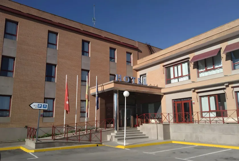 Hotel Humanes - Image 1
