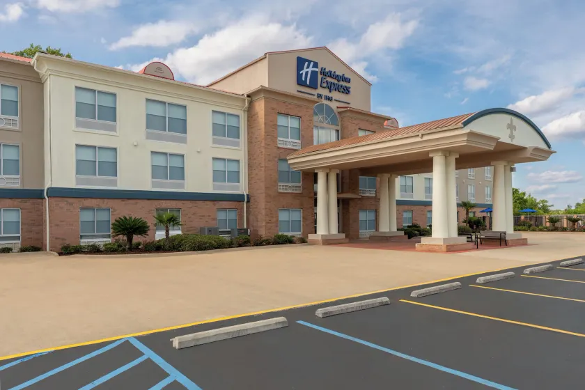 Holiday Inn Express & Suites Alexandria by IHG - Image 1