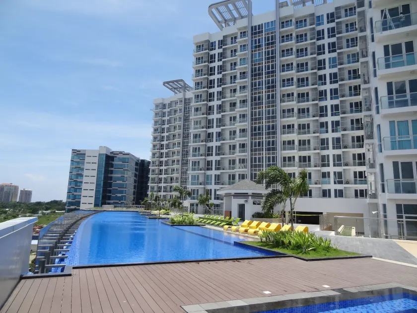 8 Newtown Boulevard Near Airport and Beach - Image 1