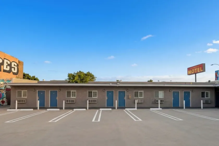 Sand Piper Motel South Central Los Angeles - Image 1
