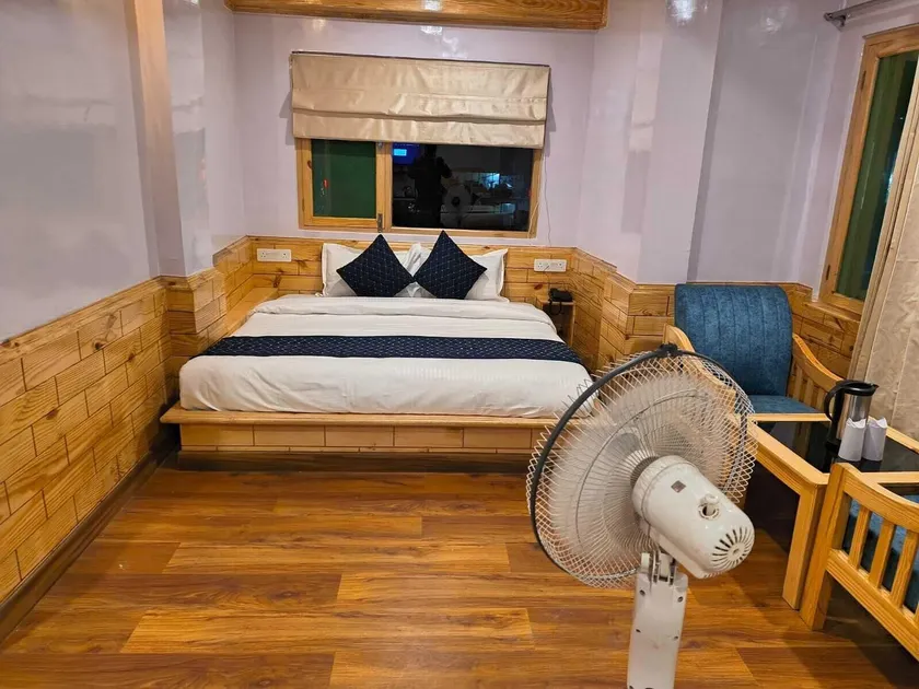 Swimming Pool Hotel In Kasol -Near Mall Road - Chambre