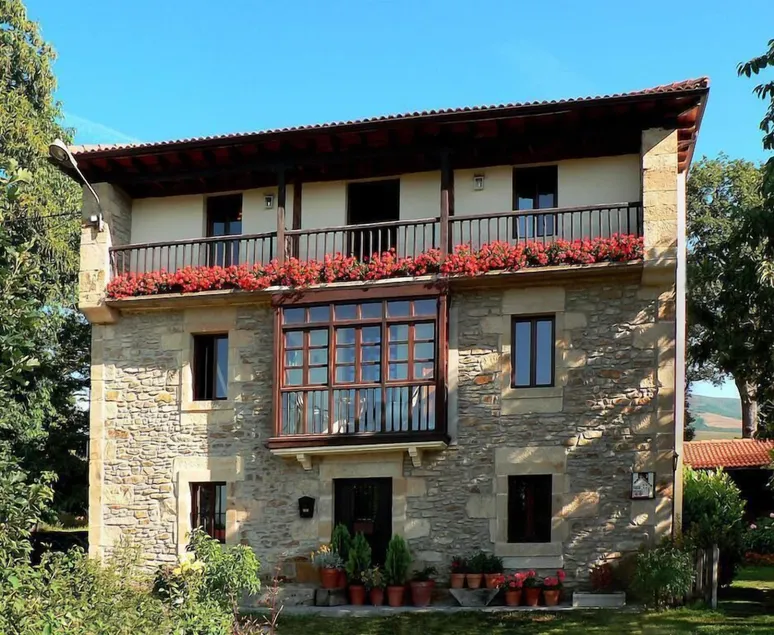 El Cajigal De Quintana - Image 1