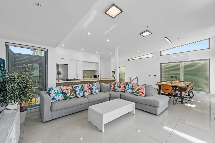 Proximity Waterfront Apartments - Image 1