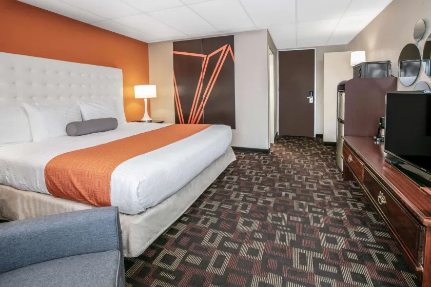 Howard Johnson by Wyndham Oklahoma City OKC Airport, Fairgrounds, I40 - Image 1