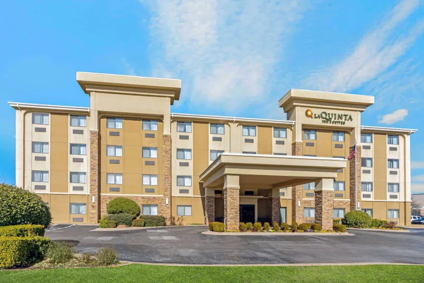 La Quinta by Wyndham Midwest City - Tinker AFB - Image 1