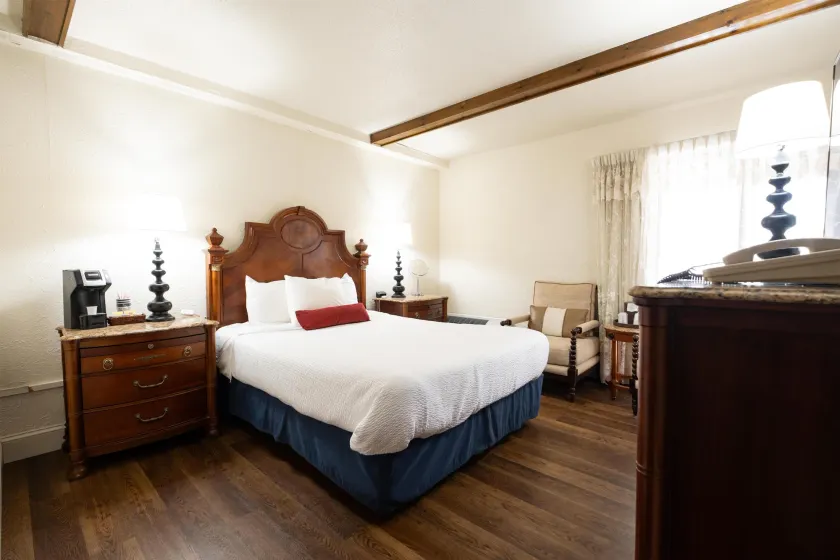 Fireside Inn and Suites Bangor - Image 1