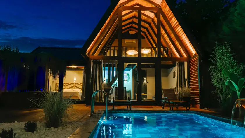 Adesa Bungalow Hotel - Image 1
