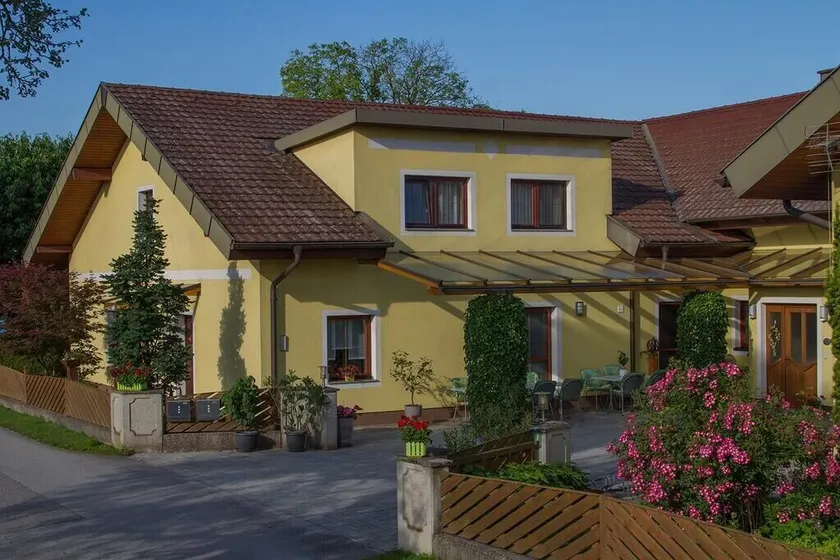 Privatzimmer und Ferienwohnungen Leeb - Image 1
