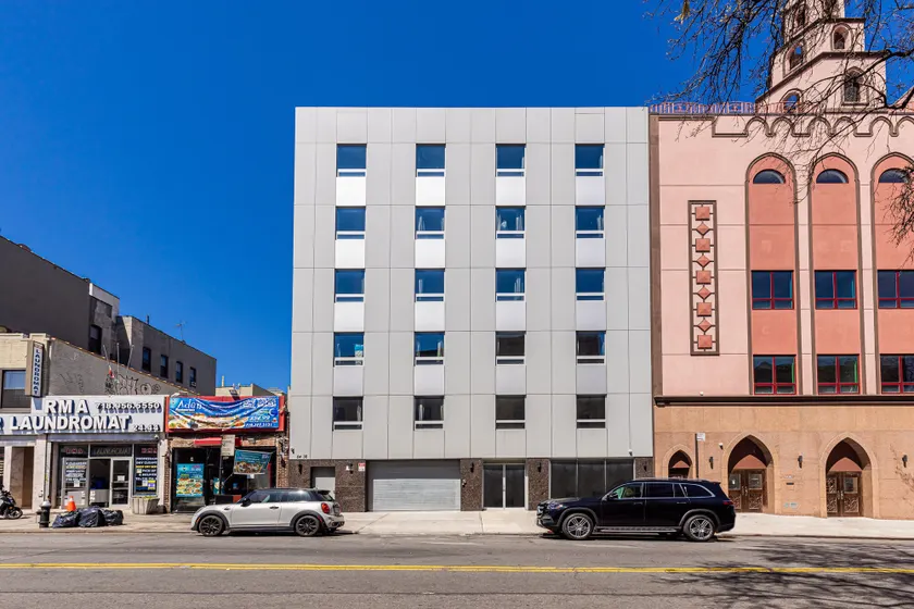 Astoria Inn LaGuardia Hotel - Image 1