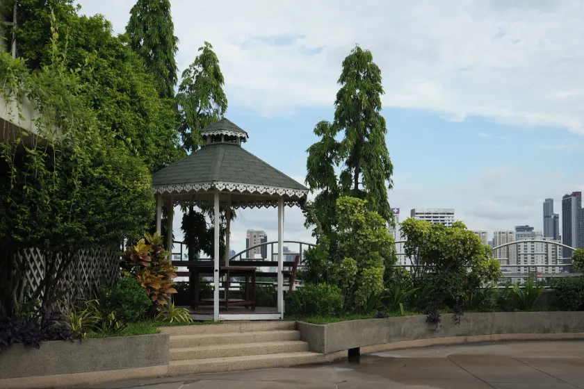 Royal Suite Hotel Bangkok - Image 1