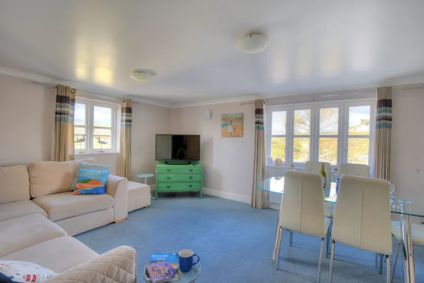 9 Maritime House - Image 1