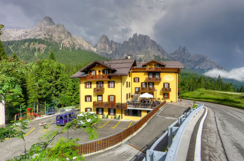 GH Hotel Fratazza - Image 1