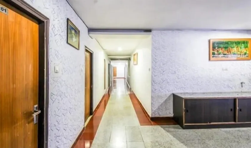 Monarch Inn - Hall