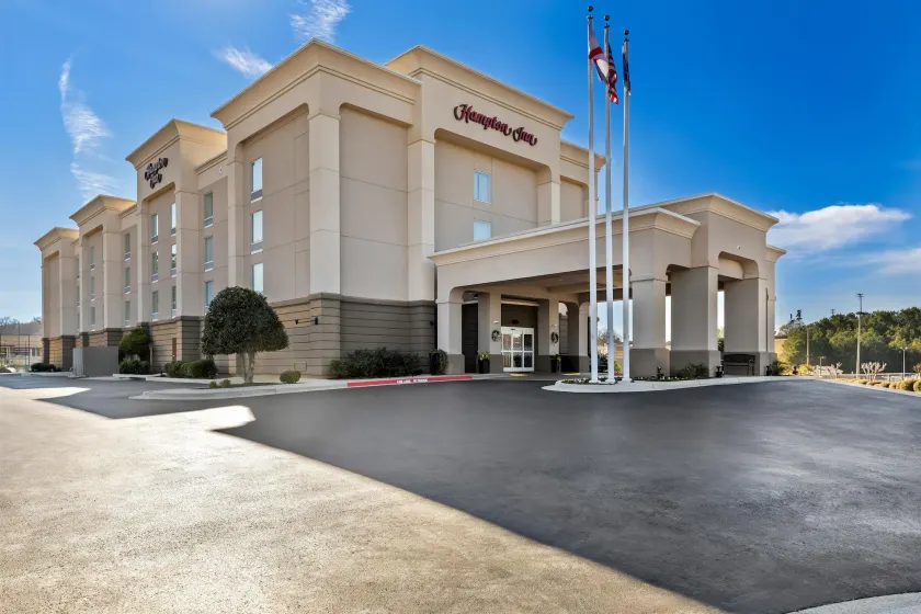 Hampton Inn Guntersville - Image 1