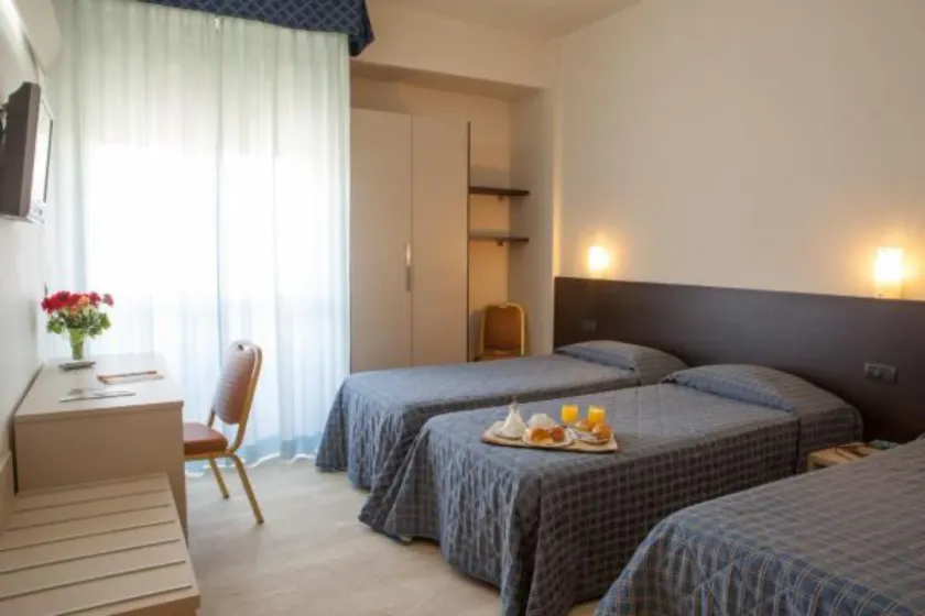 AUTO PARK Hotel - Image 1