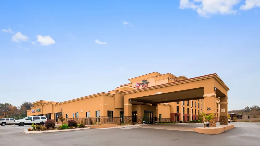 Best Western Plus Sunrise Inn - Image 1