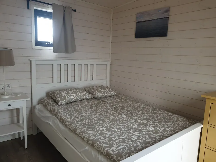 Black Beach Cottage Small - Image 1