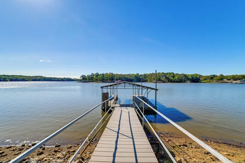 Spacious Kentucky Lake Escape w/ Dock & Views - Image 1