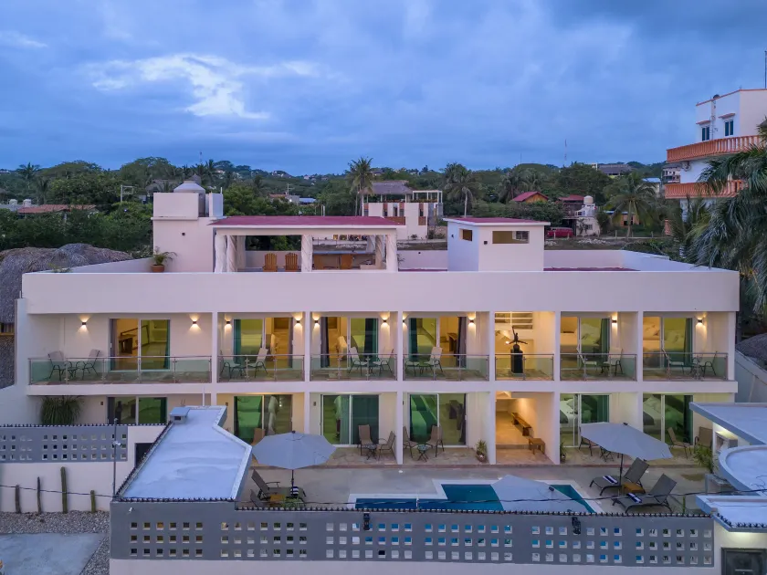 PETRAS HOTEL - Image 1