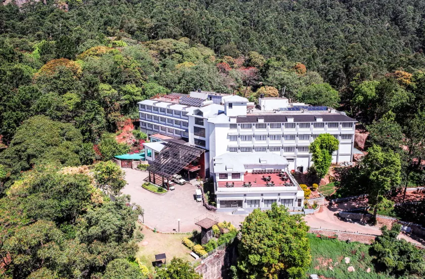 Sterling Munnar - Image 1