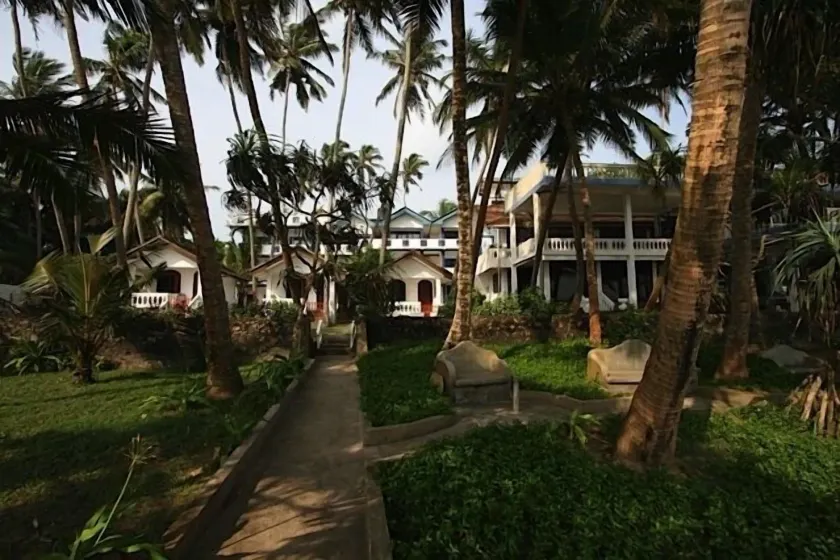 Jagabay Resort & Surfing School - Image 1