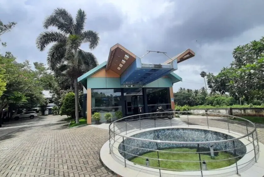 Hotel Palm Shore - Image 1