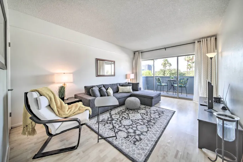 Modern City Condo Close to Downtown Phoenix! - Image 1