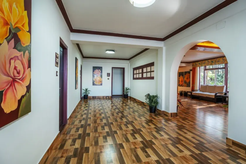 Summit Sherpa Mountain Hotel & Spa - Image 1