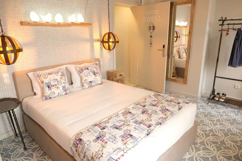 Royal Beach Hostel - Image 1