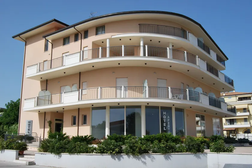 Europa Hotel - Image 1