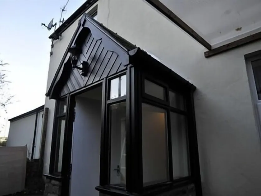 Hoppers Cottage Guest House - Image 1