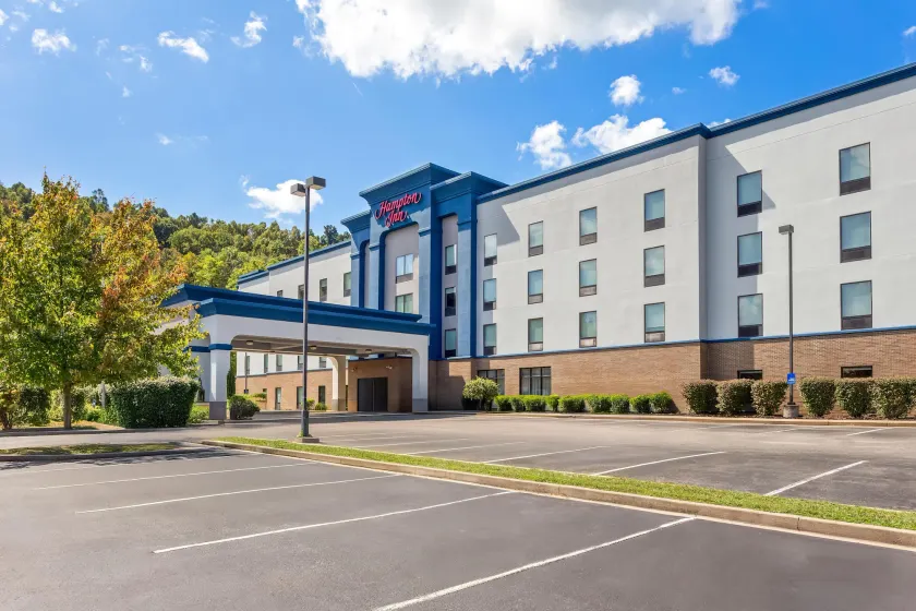 Hampton Inn Huntington University Area - Image 1