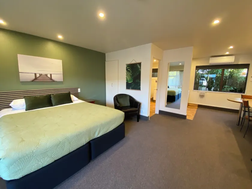 Commodore Motel - Image 1