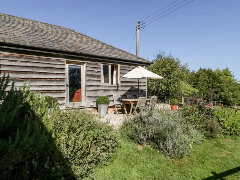 The Old Cart Shed - Image 1