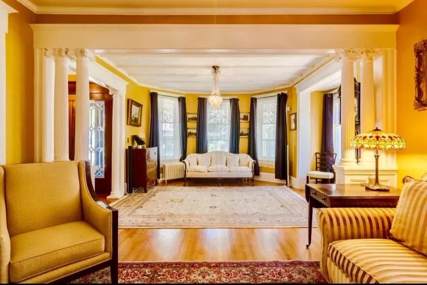 1000 Islands Bed and Breakfast-The Bulloch House - Image 1