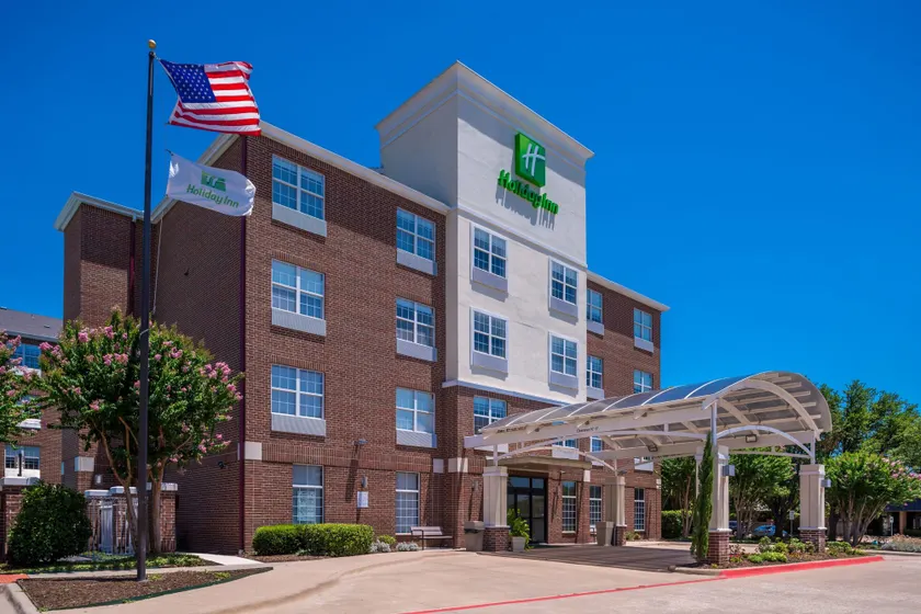 Holiday Inn and Suites Addison by IHG - Image 1