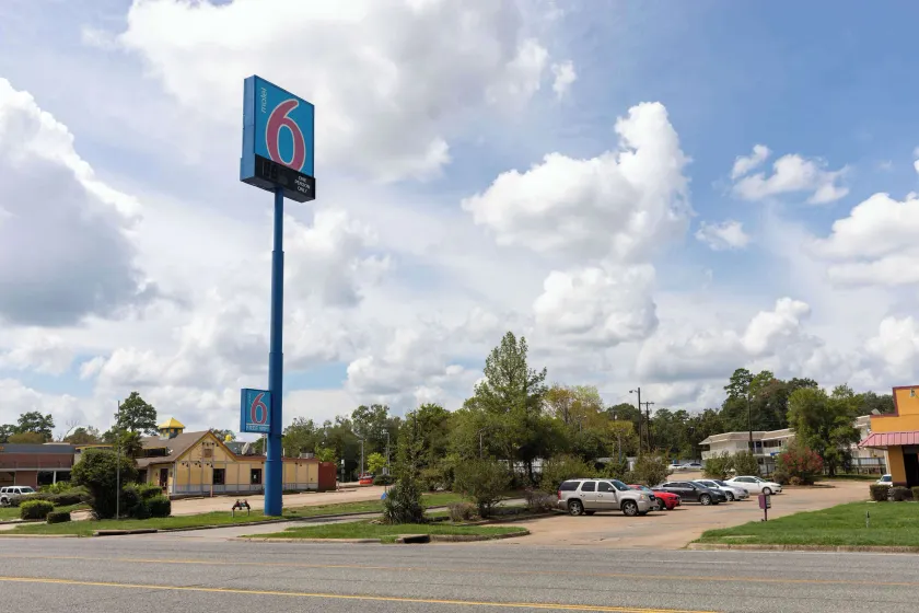 Motel 6-Lufkin, TX - Image 1