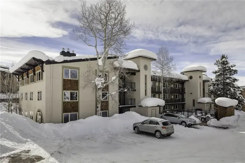 SK201 - Ski Trail Condominiums - Image 1