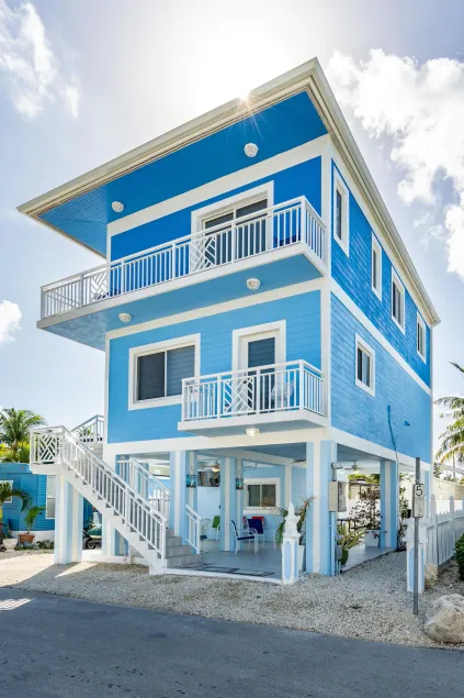 Spectacular Modern Key Largo Home - Image 1