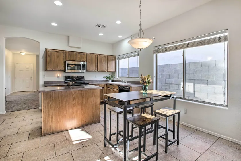 Litchfield Park Home w/ Private Patio & Yard! - Image 1