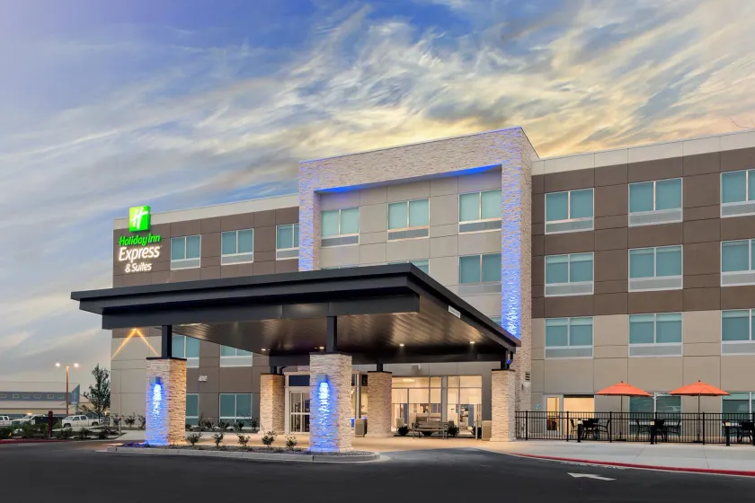 Holiday Inn Express & Suites - Prosser - Yakima Valley Wine by IHG - Image 1