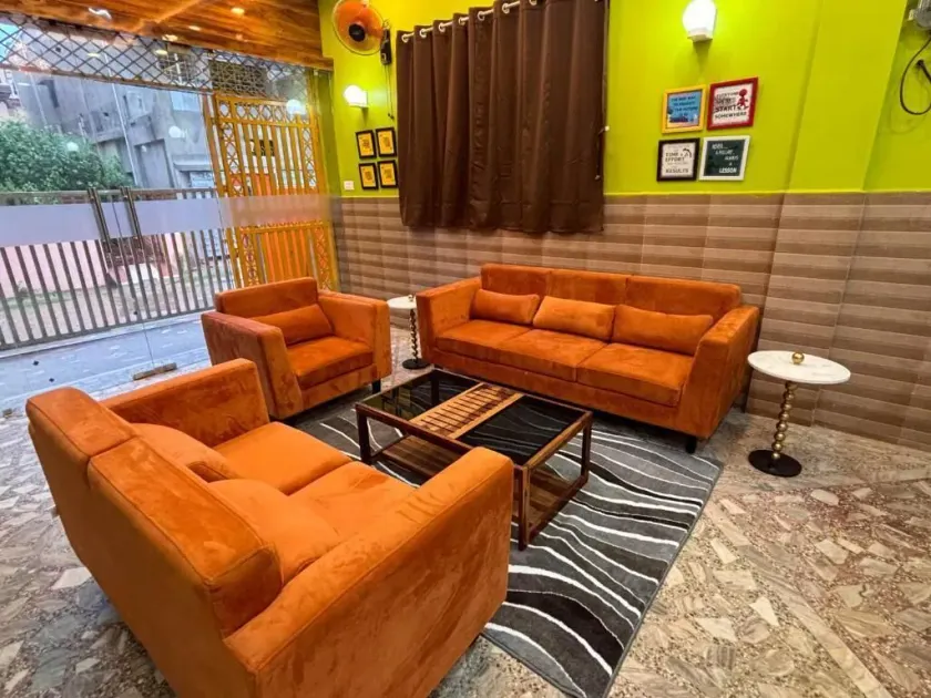 Dee Dash Inn - Lobby