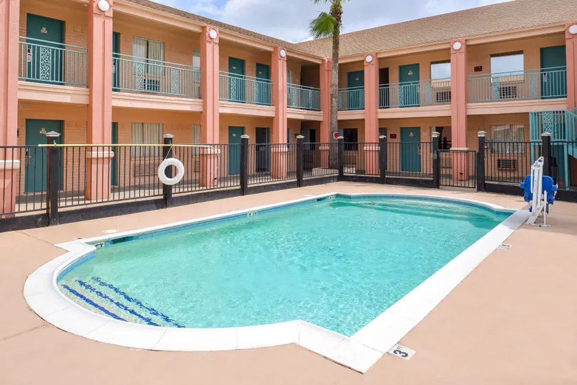 Americas Best Value Inn Clute - Image 1