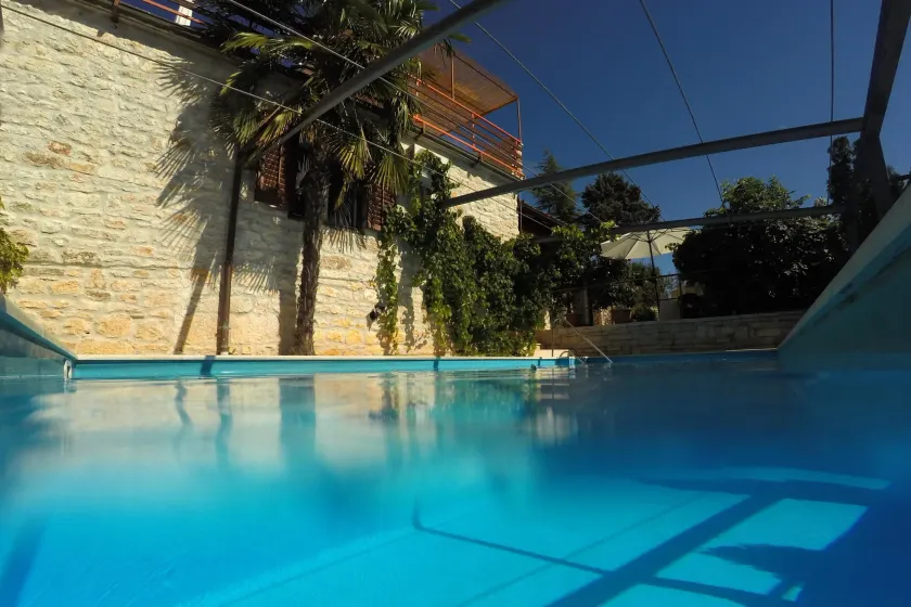 House Peresiji - Image 1