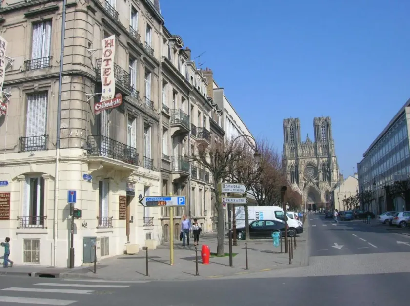 Hôtel de la Cathédrale - Image 1