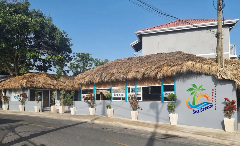 Hotel Sea Breeze Sosua - Image 1
