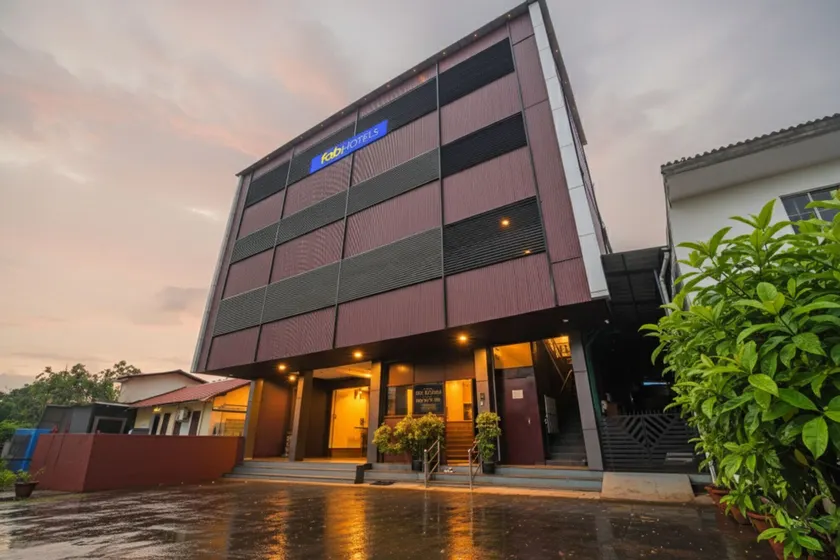 Fabhotel Pk Residency - Image 1
